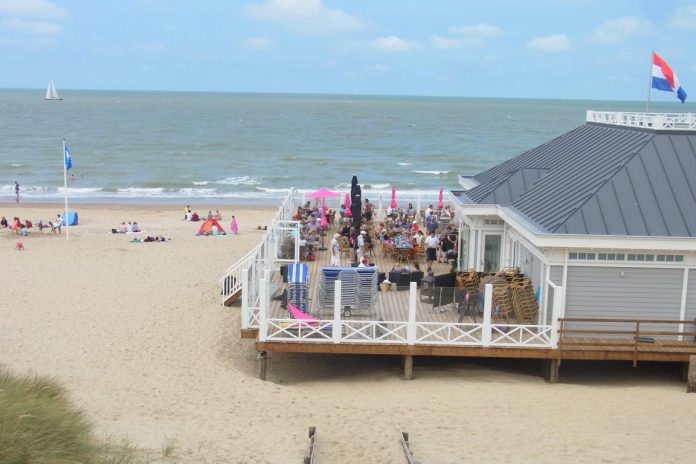 Cadzand-Bad: Strandpavillon Caricole