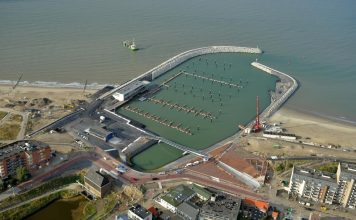 Hafen und Schleuse Cadzand-Bad aus der Vogelperspektive