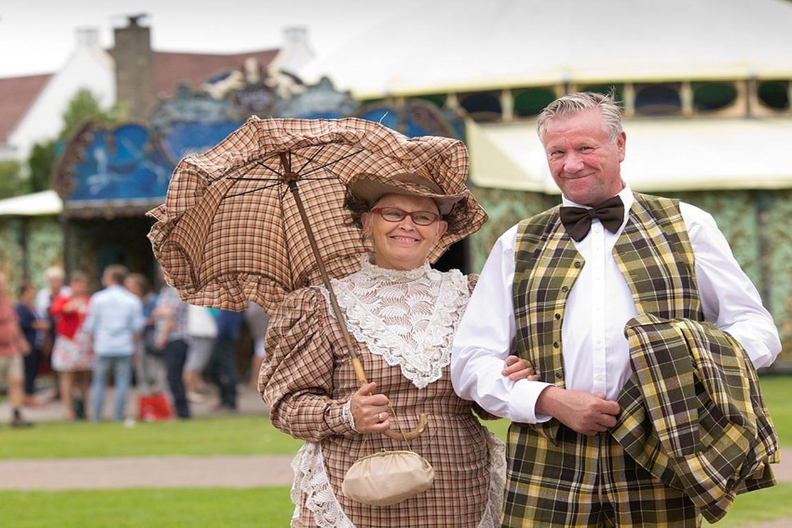 Belle-Epoque-Fest in De Haan: Ehepaar