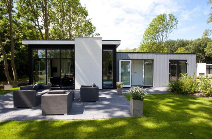 Ferienpark "DroomPark Schoneveld" Breskens: Chalet Typ CUB4B, komplett eingerichtet mit Kombi-Mikrowelle